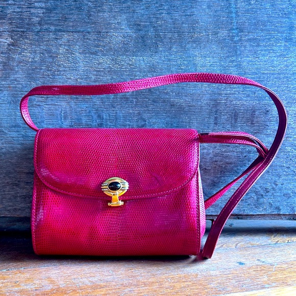 Vintage Gucci red reptile leather shoulder bag. Excellent condition. - Picture 1 of 8
